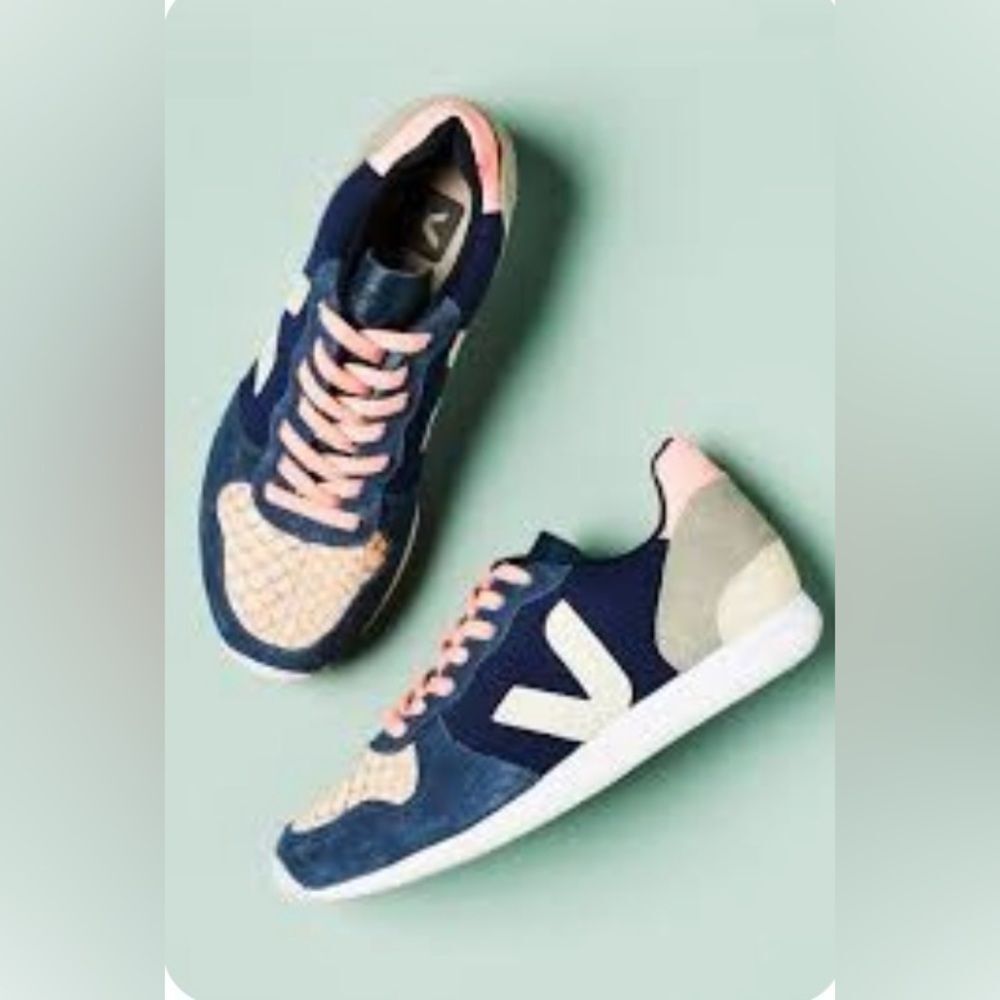 Veja Anthropologie Retro sneaker Navy and Pink suede canvas Sneakers Sz 38 women